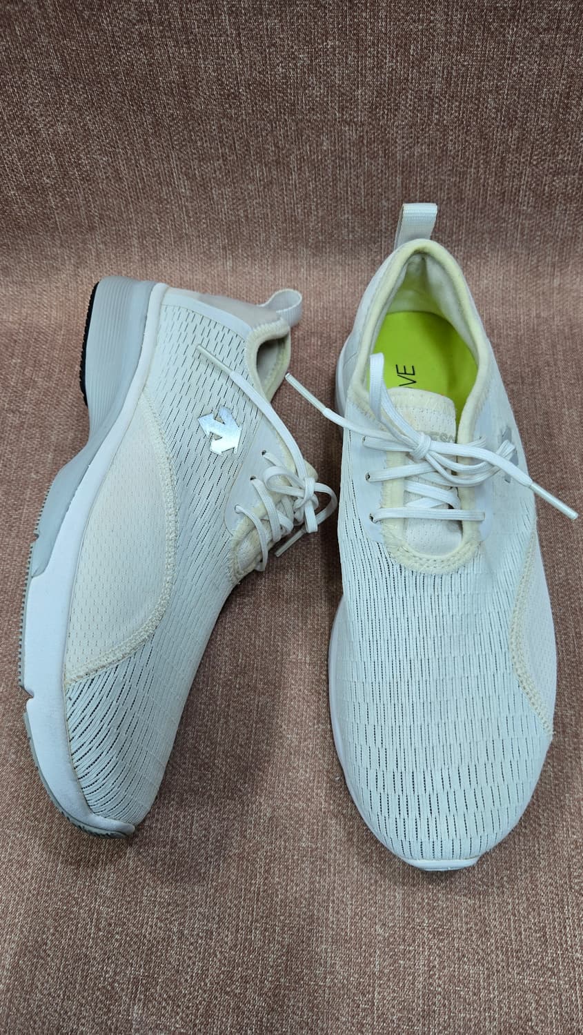 데상트 미착용 260mm -화이트 웨이브슈즈 상품이미지1