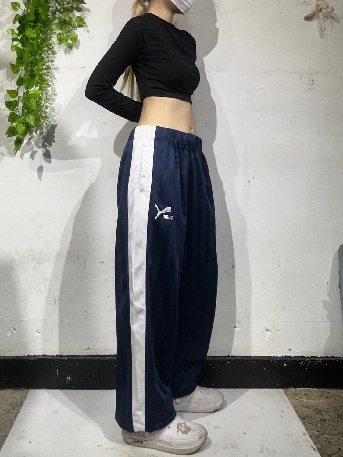 푸마 네이비 화이트 사이드 라인 와이드 트레이닝 팬츠  상품이미지1