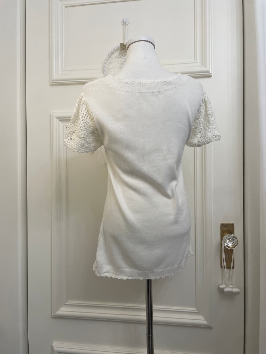 white sleeve crochet mori knit top 상품이미지3