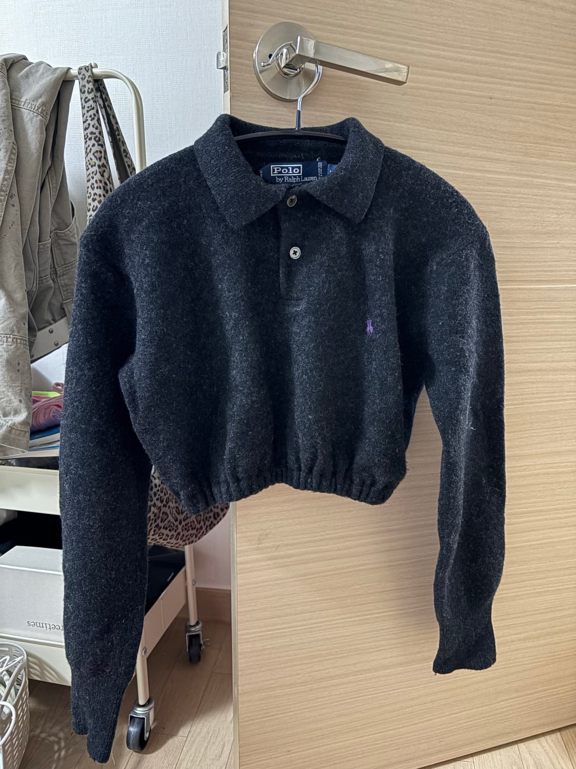 폴로 크롭 니트 상품이미지1