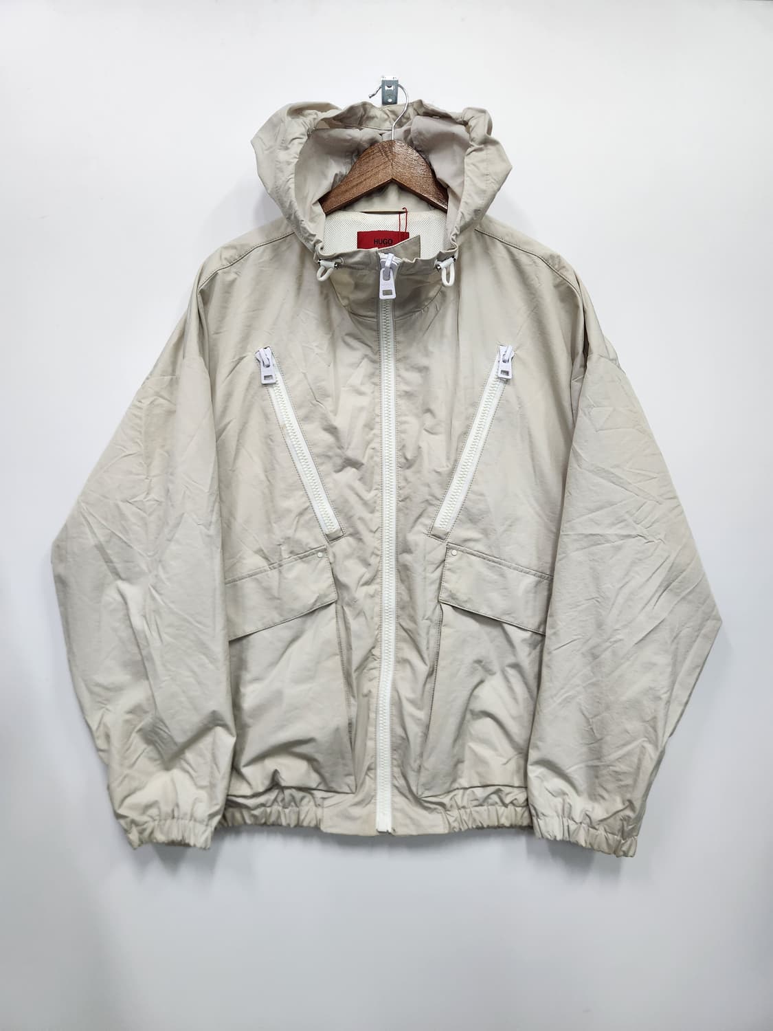 휴고보스 아이보리 바람막이 상품이미지1