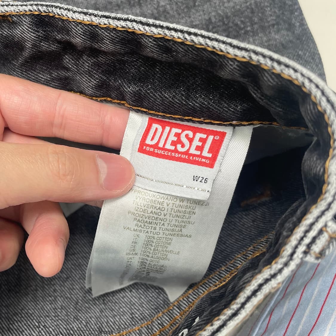 디젤 디라이즈 디스트레스드 스트레이트 진 상품이미지8