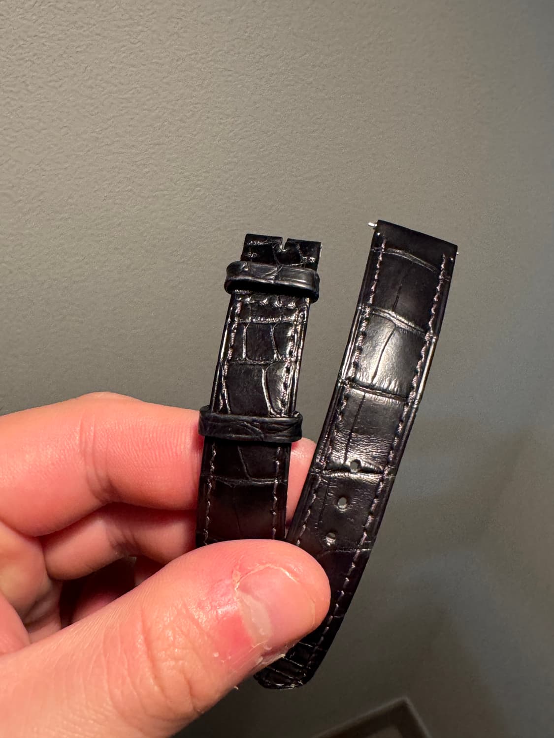 까르띠에 탱크 루이 스몰 블랙 스트랩 (유광블랙) 정품 상품이미지1