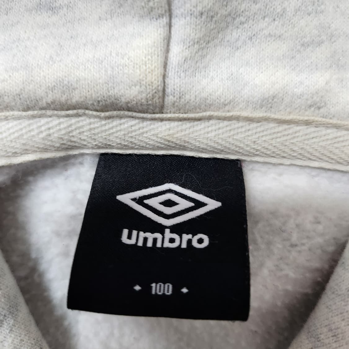 엄브로 후드티 상품이미지2