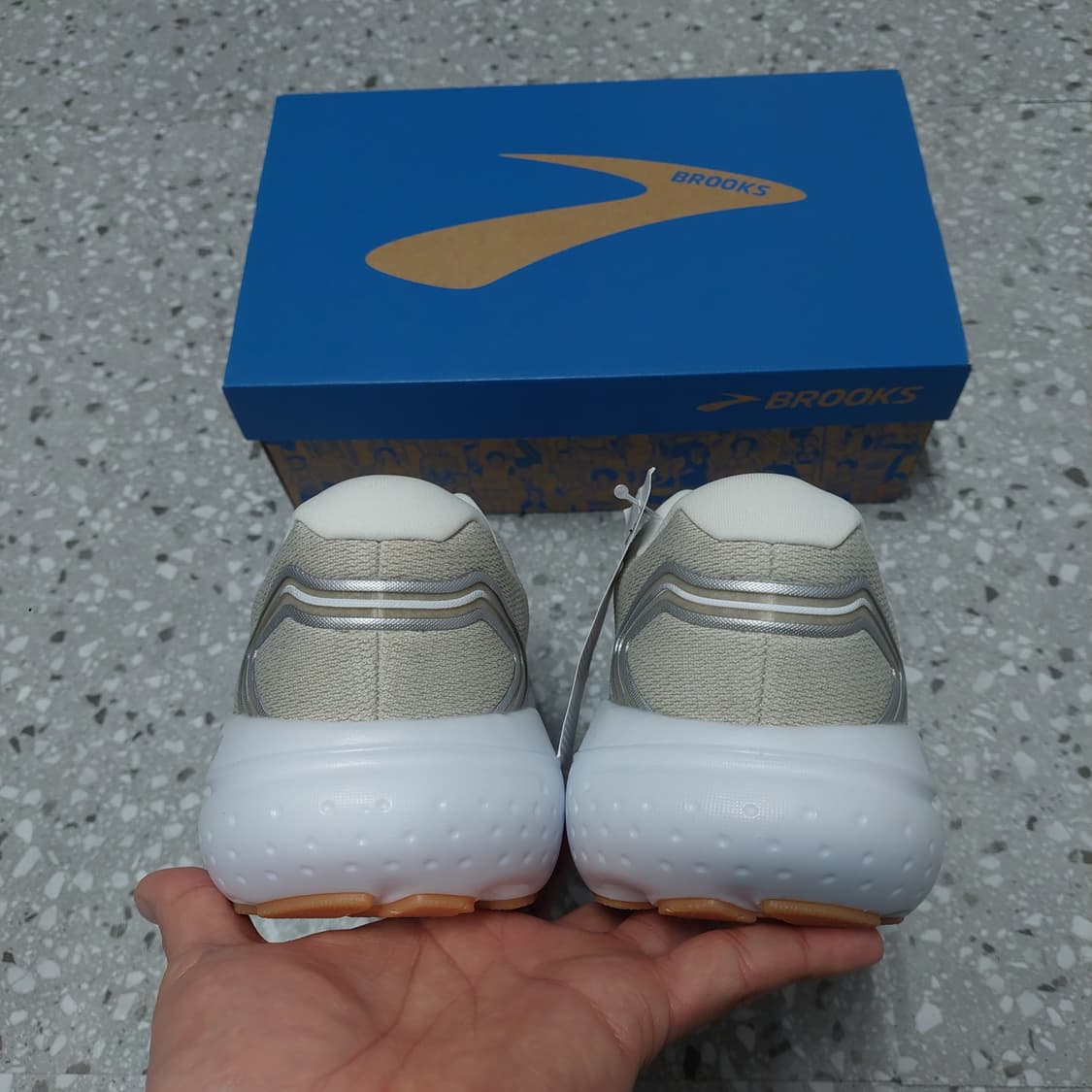 브룩스 남성 런닝화 빅사이즈 285 왕발 빅사이즈 러닝화 상품이미지3