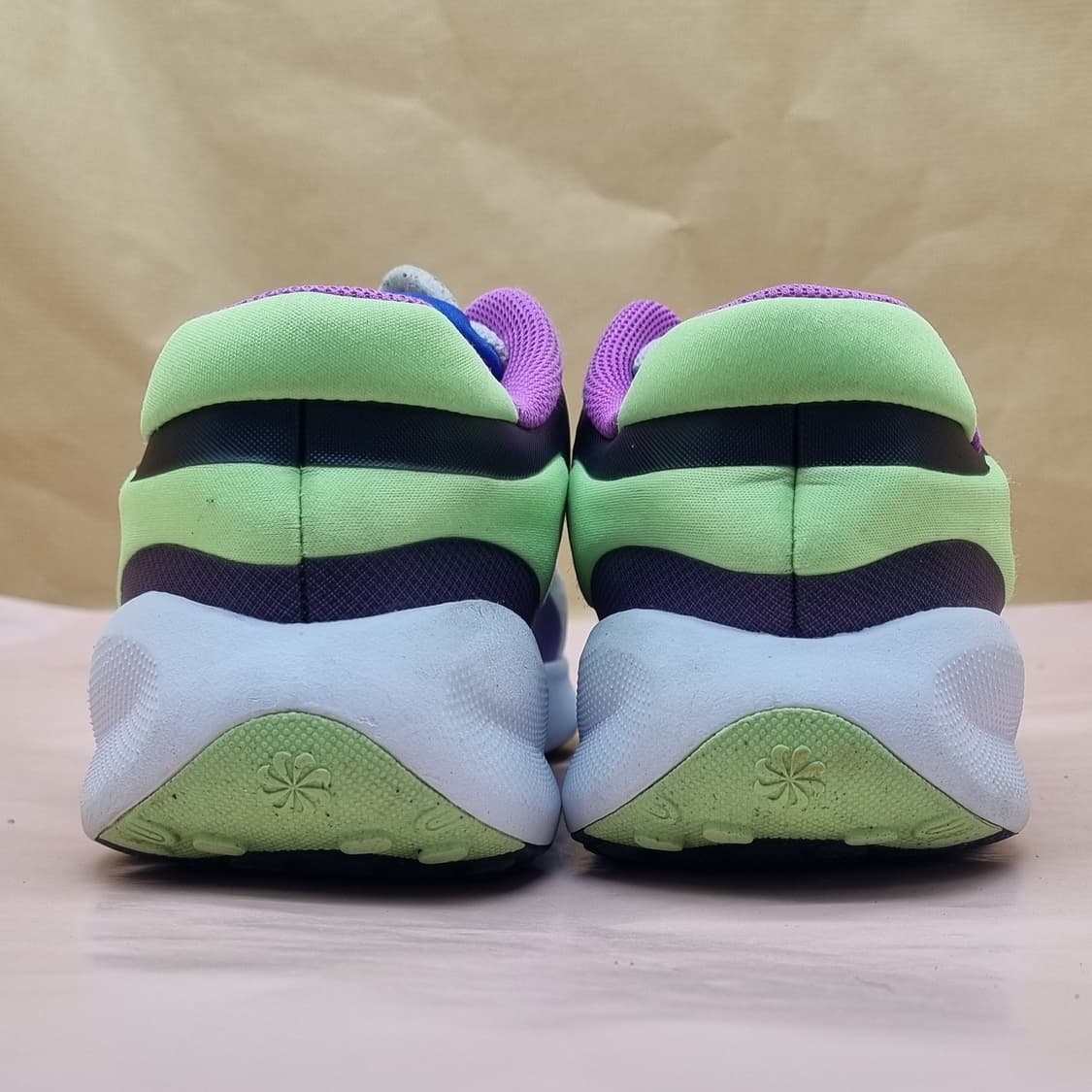 나이키 레볼루션7 아동운동화240 상품이미지4