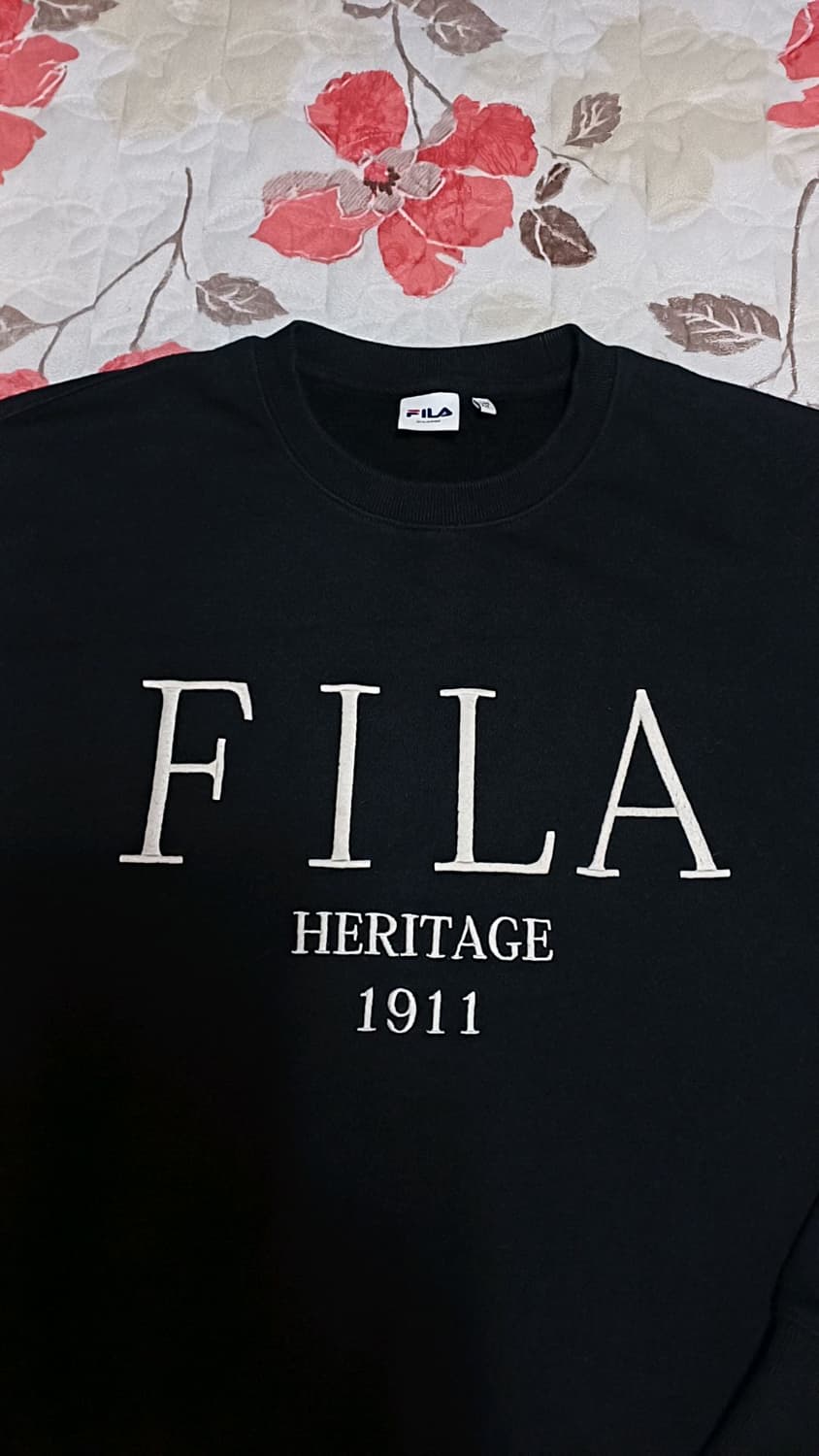 휠라 맨투맨 실측110 가슴61 기장73 상품이미지2