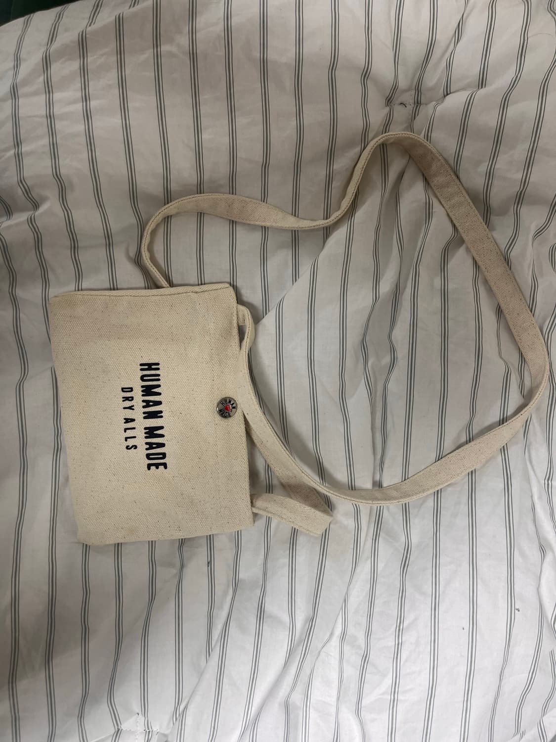 휴먼메이드 크로스백 상품이미지2