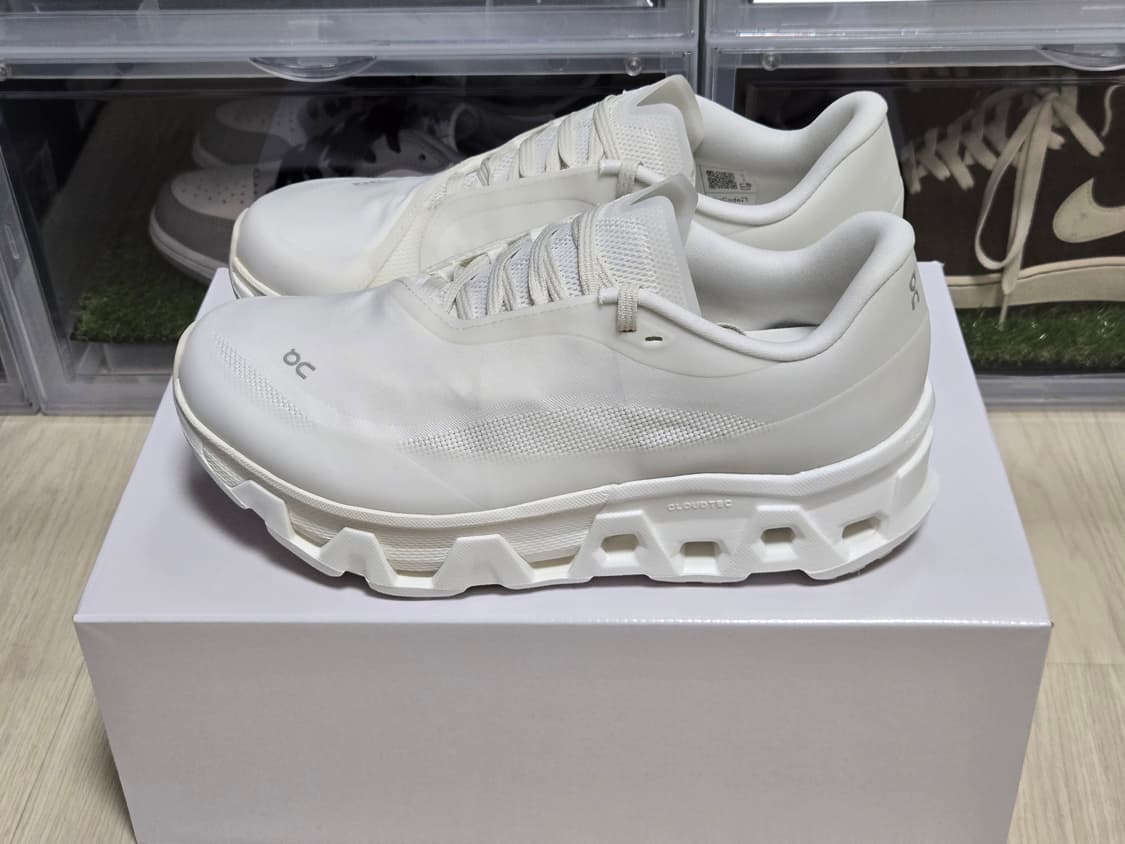 [판매](260)포스트아카이브팩션(파프) X 온 클라우드몬스터 - 화이트 상품이미지1