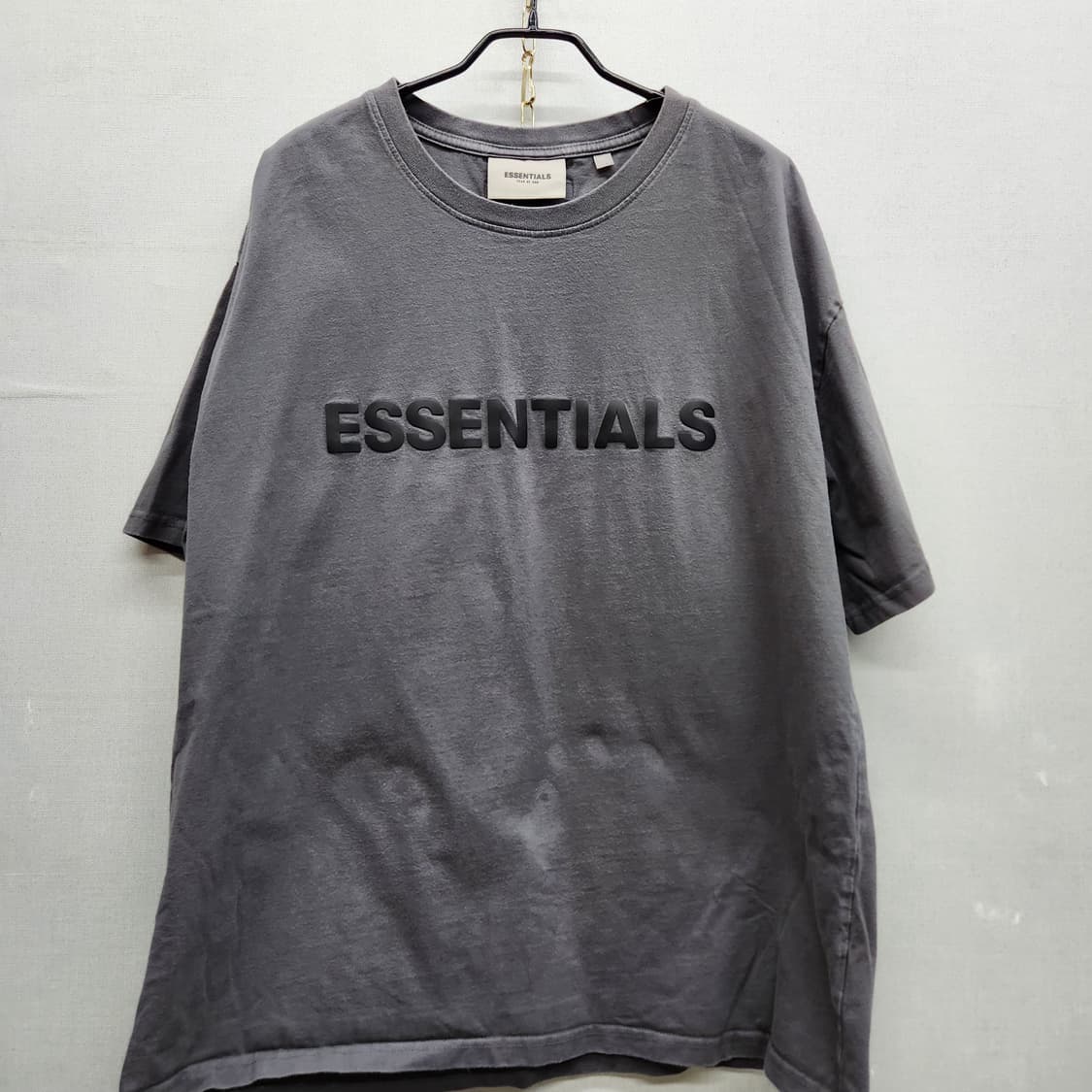 피어오브갓 에센셜 3D 실리콘 로고 반팔티 XL(XL) 상품이미지1