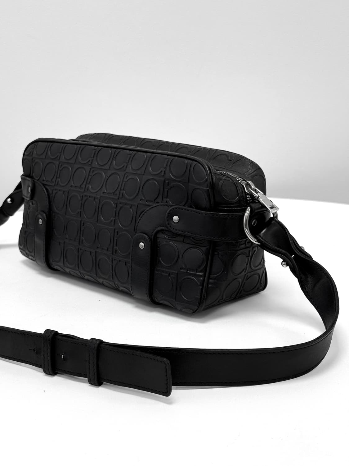 Ferragamo Gancin Crossbody Bag 상품이미지2