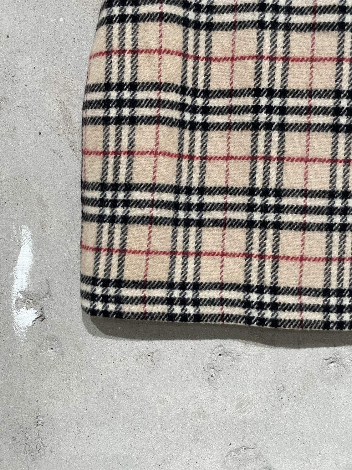 버버리 라이트 베이지 노바체크 프론트 포켓 울 미디스커트 상품이미지4