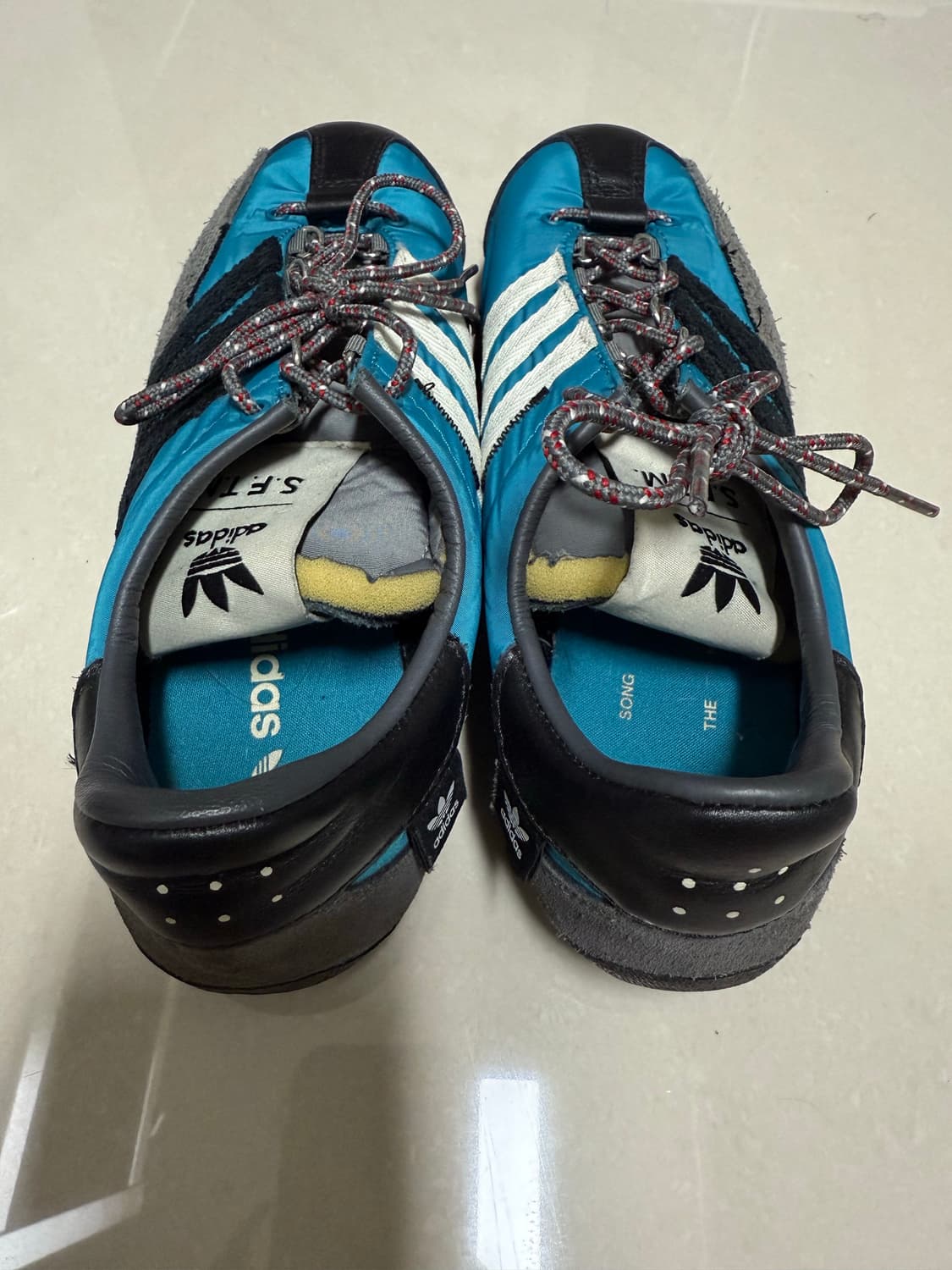 아디다스x송 포 더 뮤트 컨트리  OG 액티브 틸 코어 블랙 운동화 23 상품이미지3