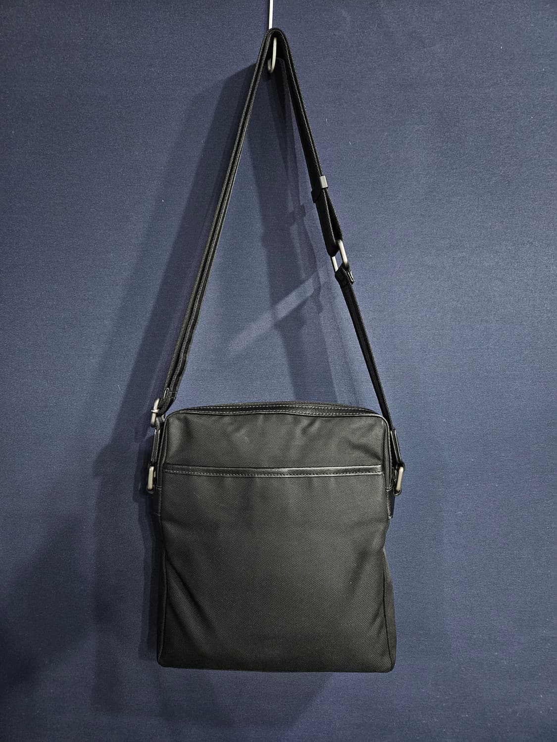 닥스 블랙 남성 크로스백  상품이미지2