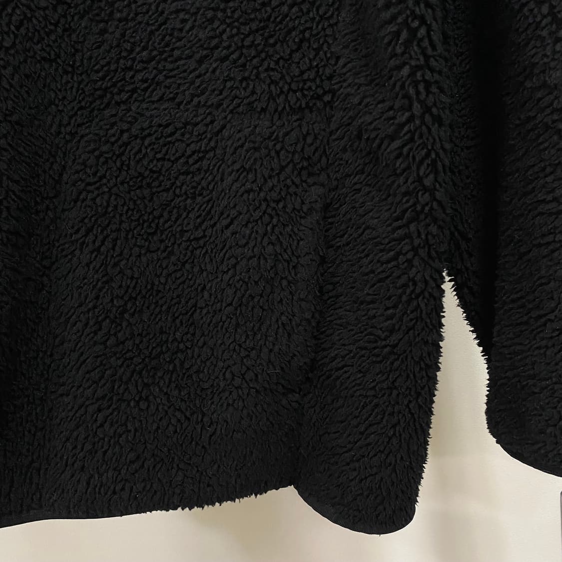 유니클로 화이트마운티니어링 풀오버 후리스 블랙 상품이미지4