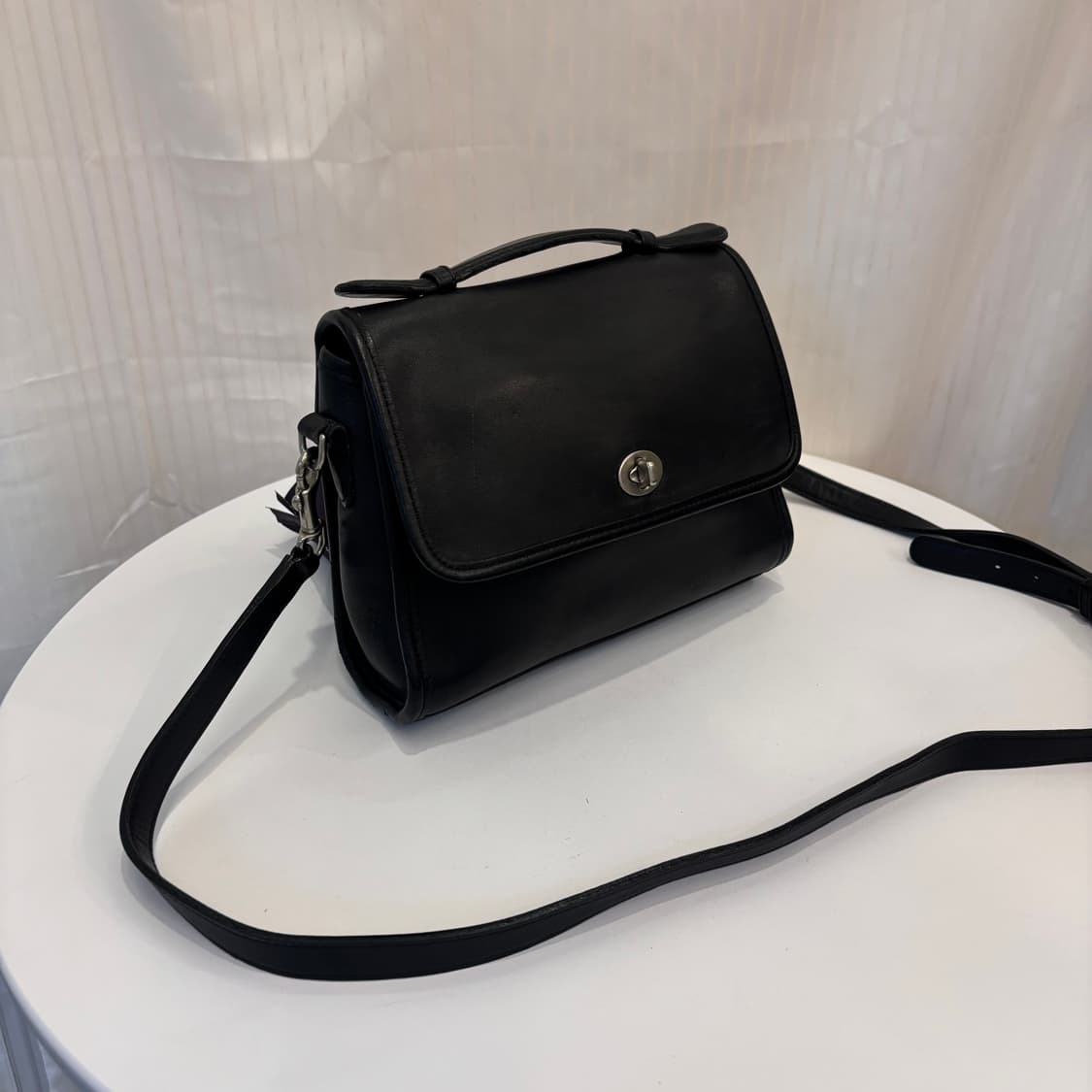 정품 코치 가죽 사첼 크로스백     상품이미지3