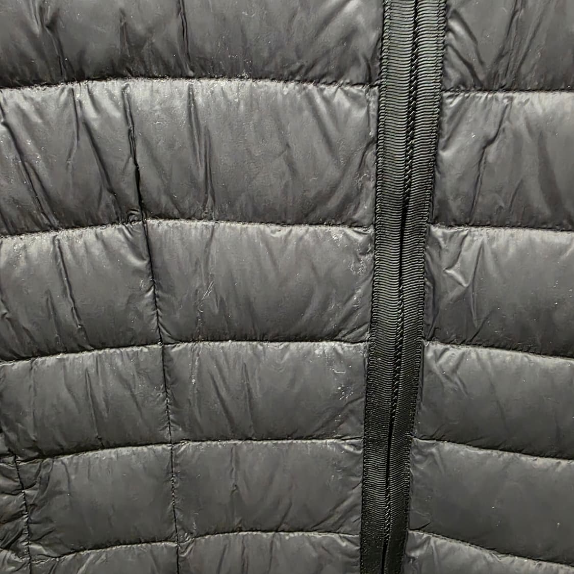 게스(GUESS) 경량 덕다운 롱패딩 상품이미지7