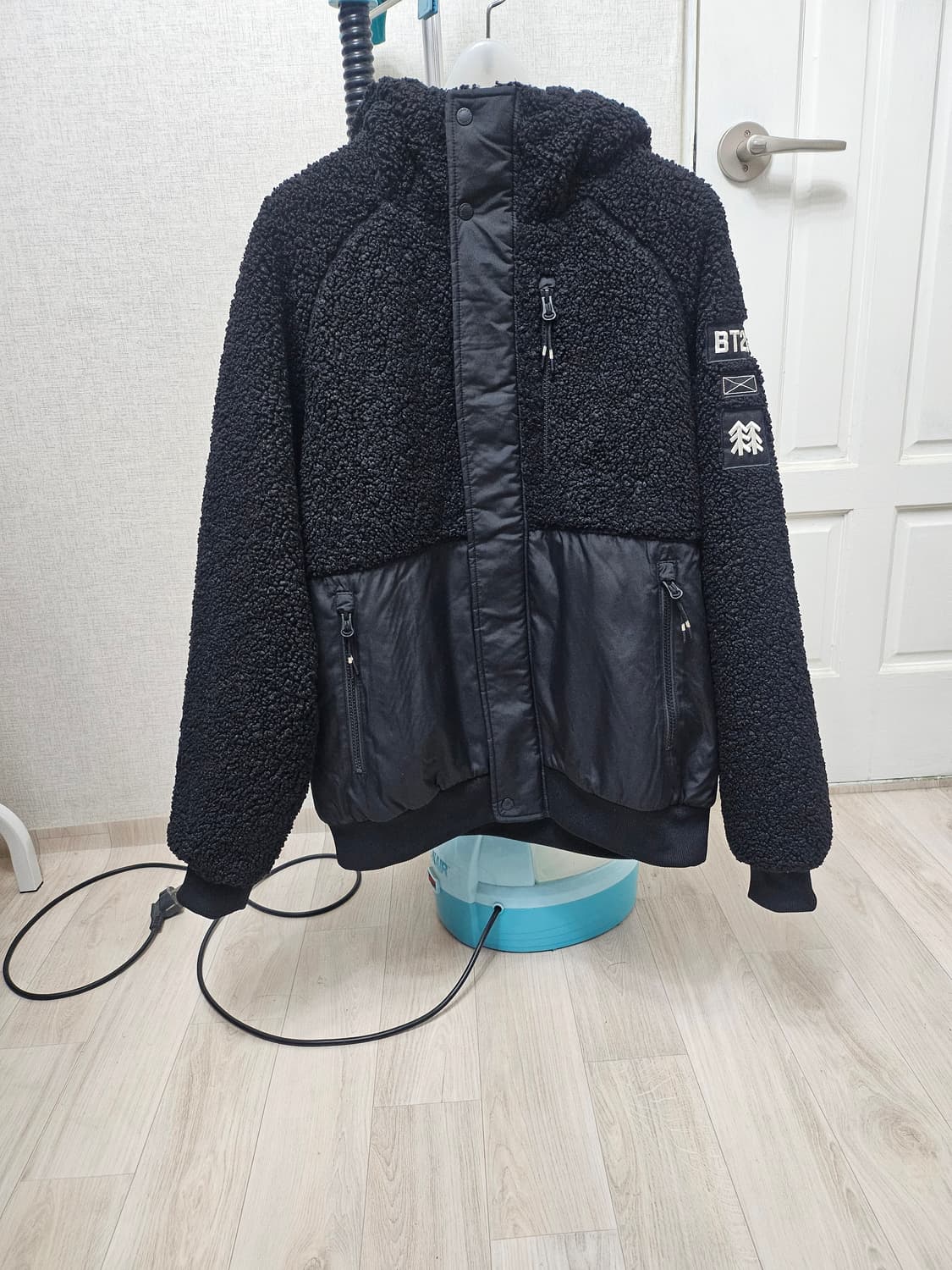 (90~95)S☆초대장급☆코오롱스포츠 BT21 [블랙] 쉐르파 후리스점퍼 상품이미지1