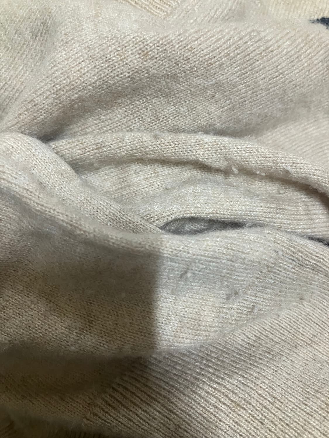 아베크롬비 베이지 브이넥 니트 상품이미지2