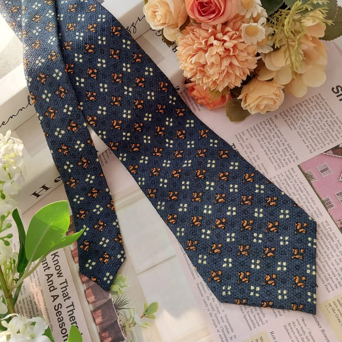 더반 실크 네이비 클래식 패턴 넥타이 9.5cm A등급 K1451
 상품이미지3