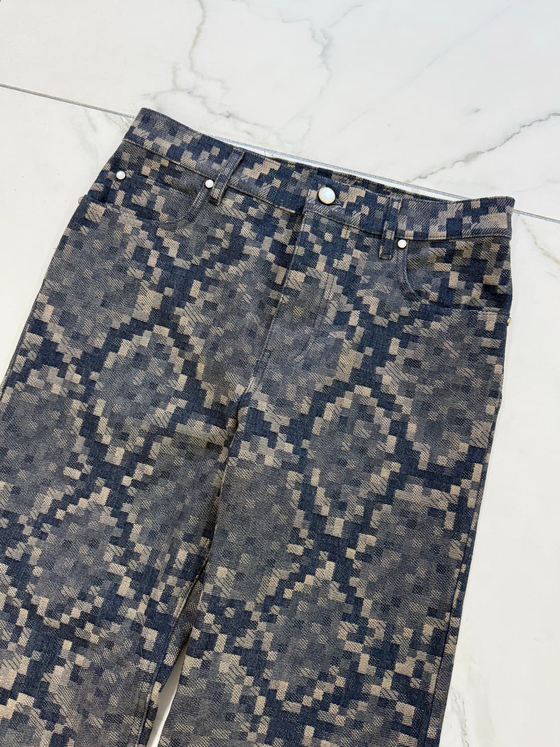 루이비통 SS25 그래픽 데님 스케이트 팬츠 상품이미지3