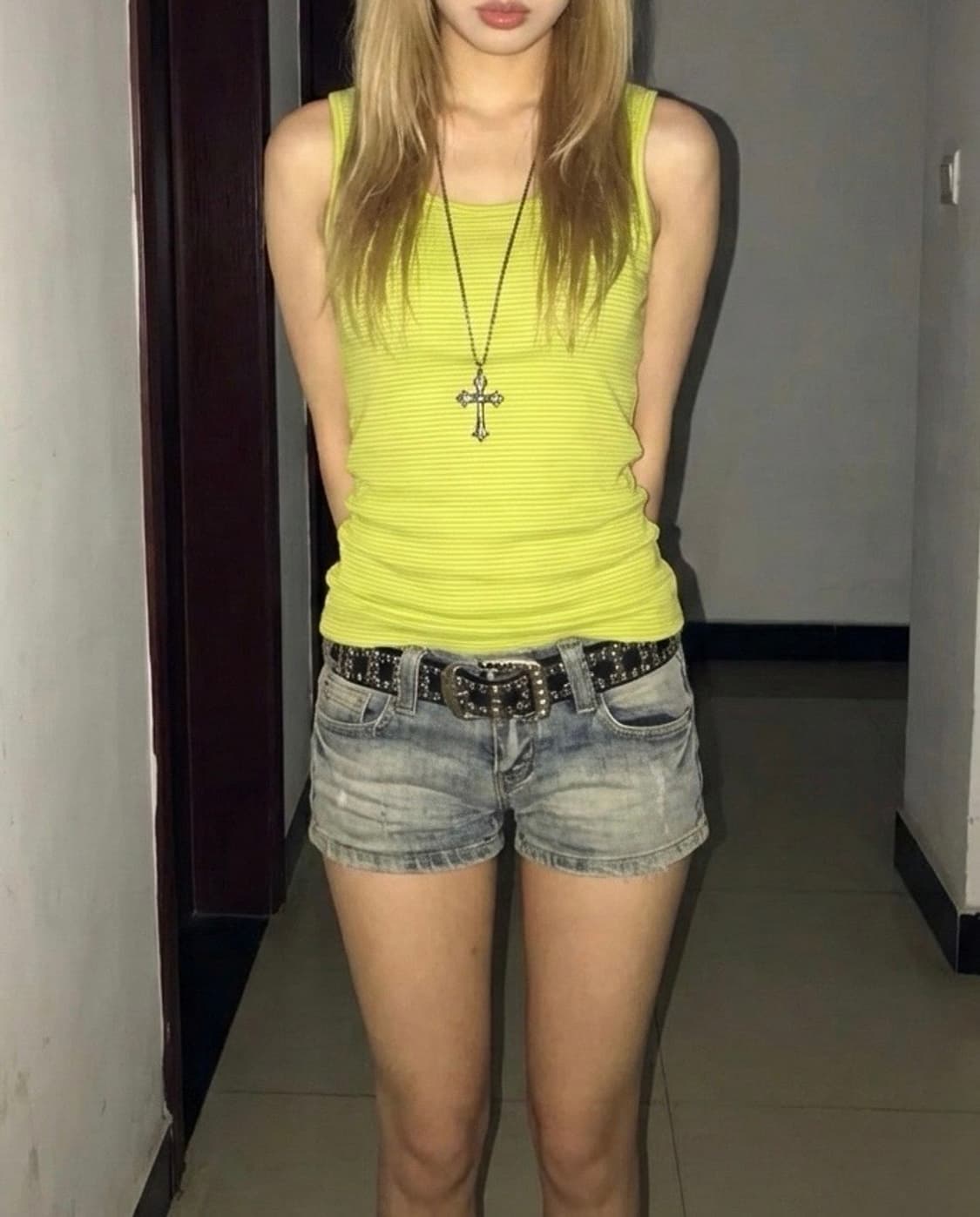 유니클로 스트라이프 라임 슬리브리스 나시 상품이미지1