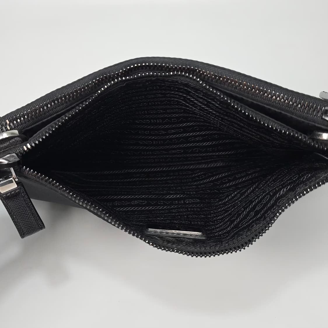 프라다 리나일론 포켓 크로스백 상품이미지9