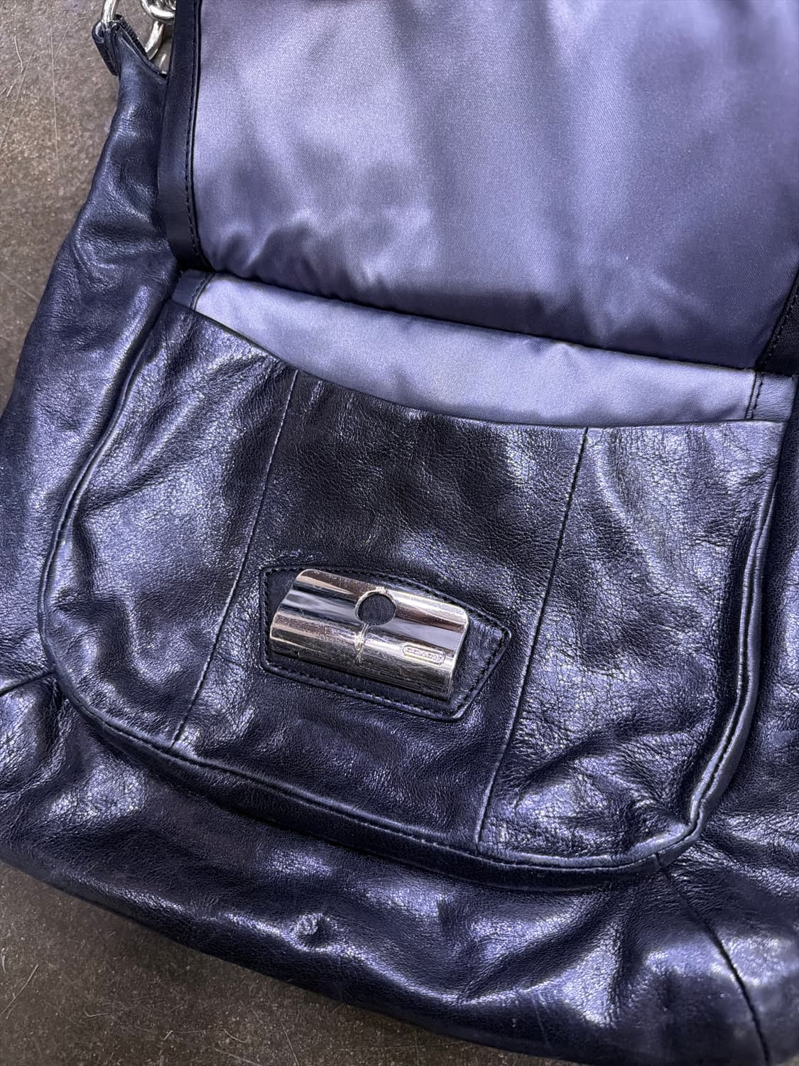 코치 크리스틴 레더 호보 숄더백 상품이미지4