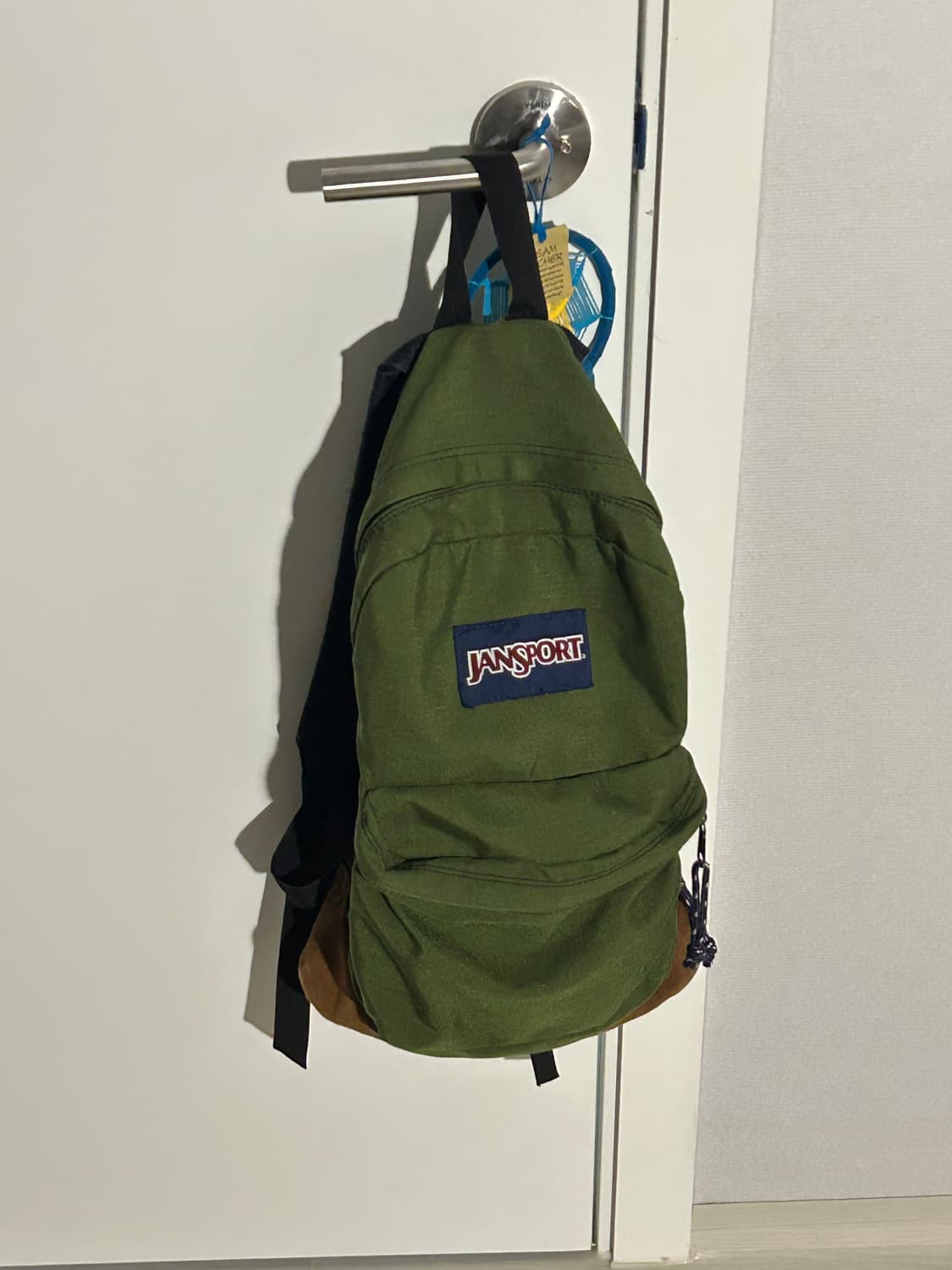 JanSport 클래식 백팩 (카키색) 상품이미지5