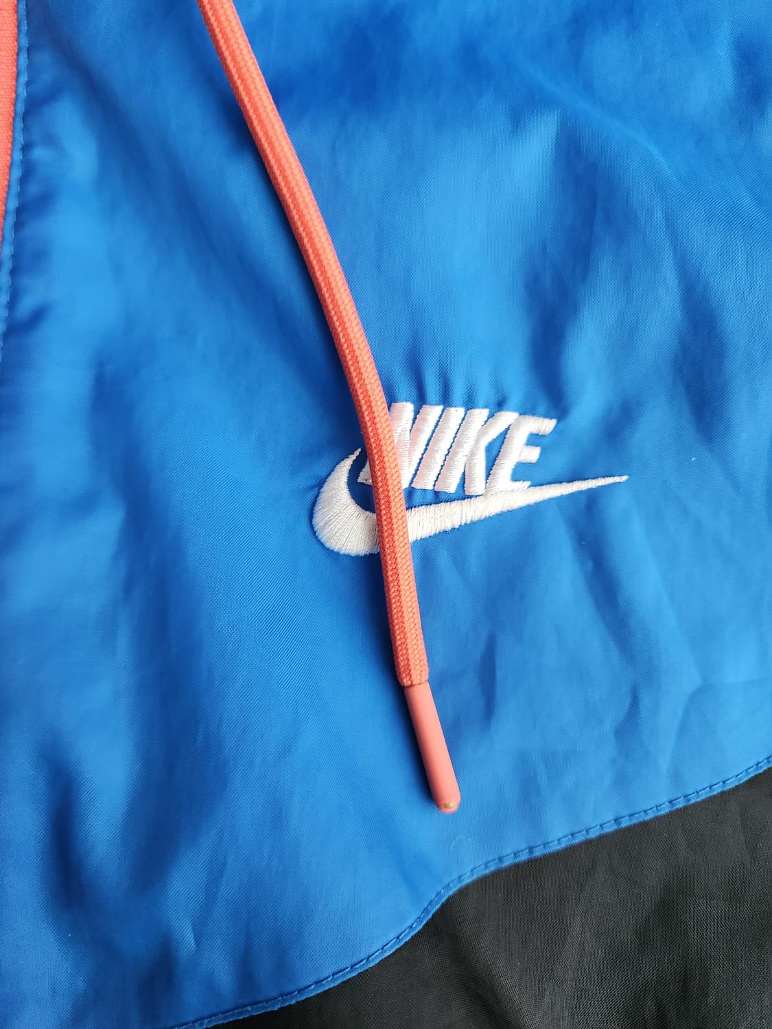 나이키 NSW 윈드러너 후드 자켓 블랙 블루 - 아시아 사이즈M

사용감 상품이미지7