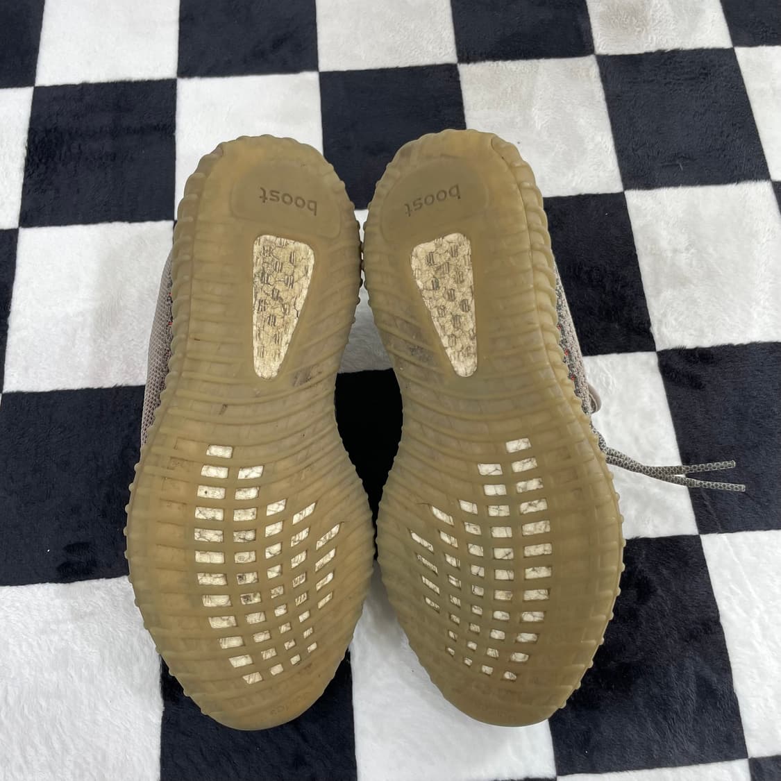 아디다스 이지부스트 350 V2 벨루가 265mm 상품이미지8