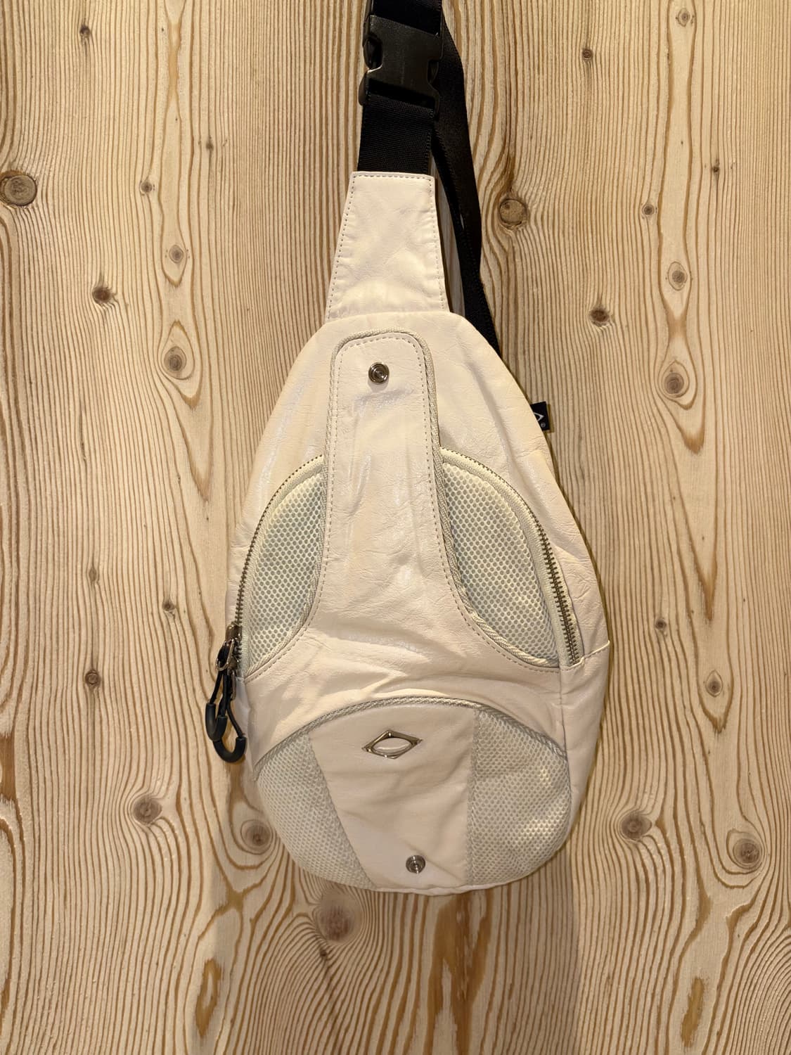 미스치프 크로스백 상품이미지2