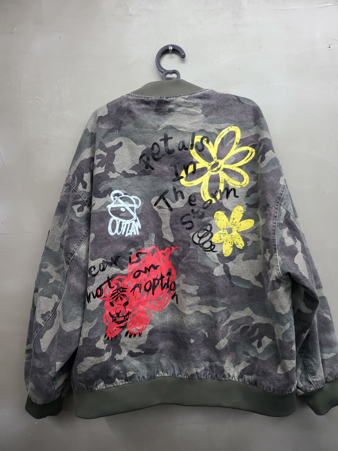 카모플라쥬 그래피티 봄버 자켓 상품이미지3