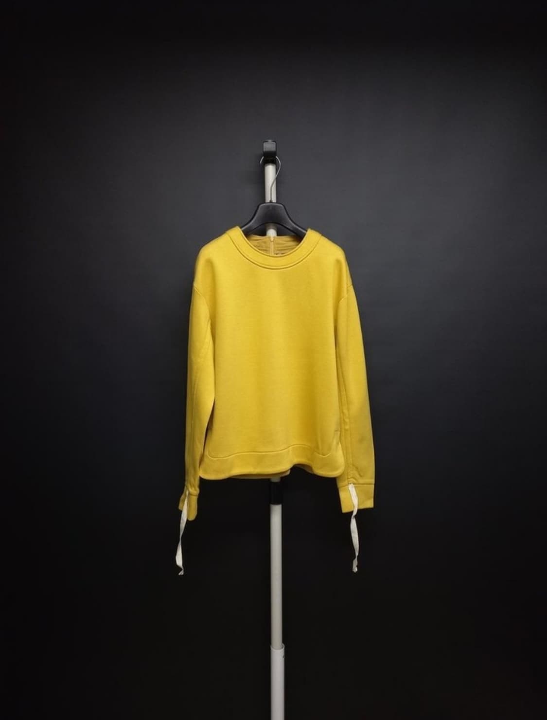 세컨플로어 얇은 네오프렌 맨투맨 55.66 상품이미지1