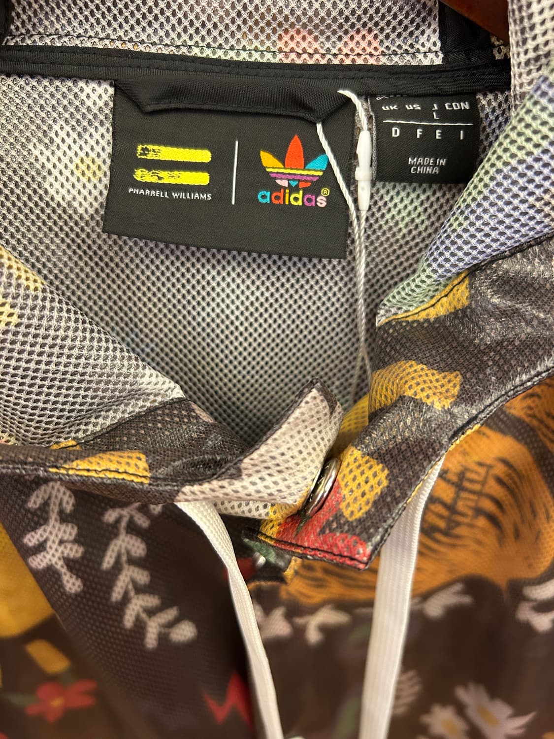 아디다스 플라워 프린트 후드 바람막이 자켓 상품이미지3