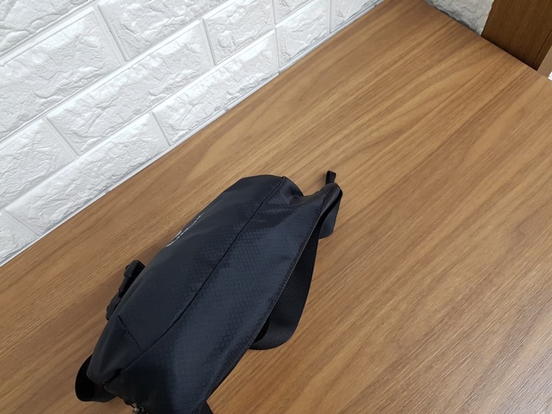 블랙야크 힙색 슬링백 크로스백 (남여공용사용가능) 상품이미지4