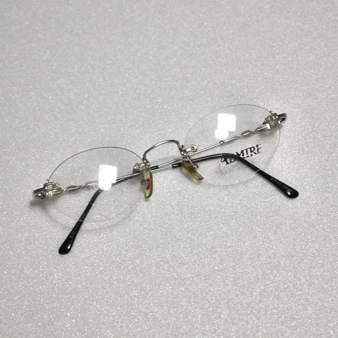 ADMIRE 뱀무늬 디테일 무테 안경 (블랙) 상품이미지2