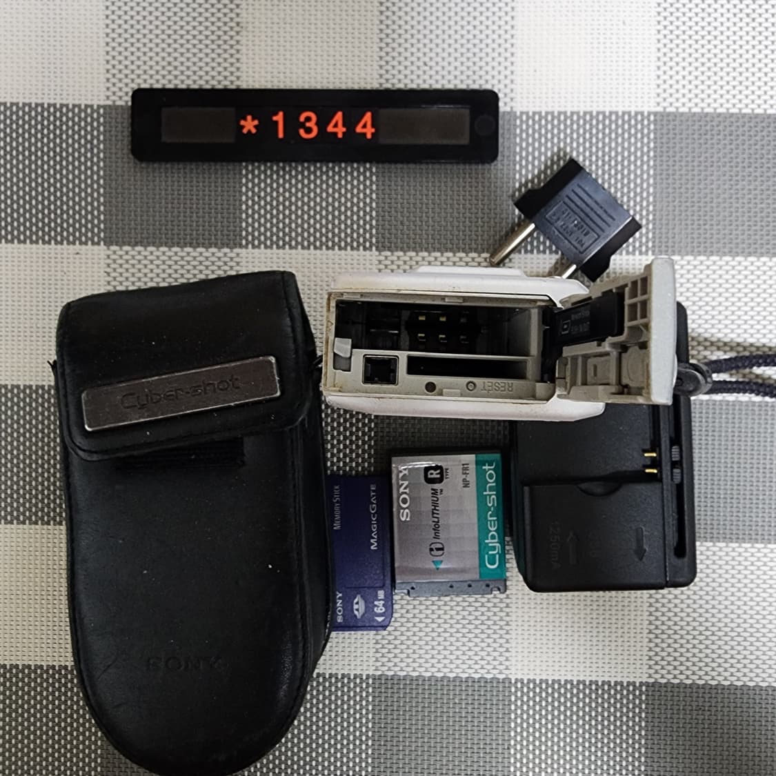 소니 사이버샷 DSC-P100 실버바디 디지털카메라 상품이미지6