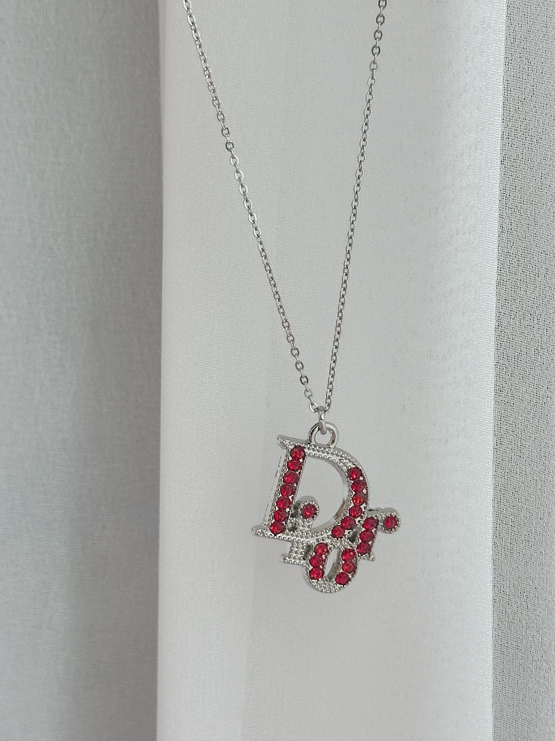 디올 레드 크리스탈 업사이클링 목걸이 상품이미지3