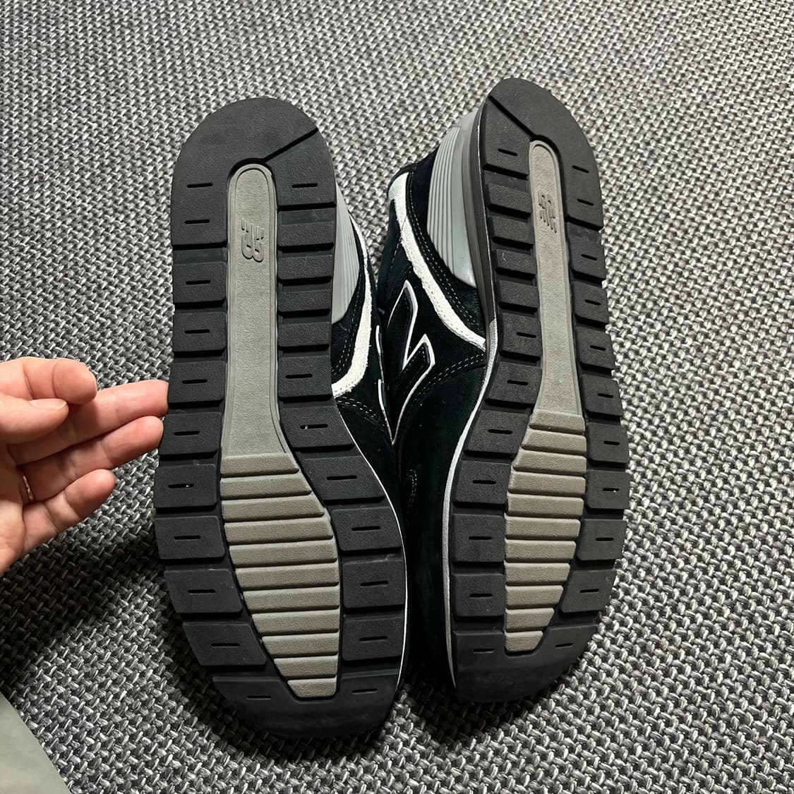 뉴발란스 블랙 스웨이드 운동화 265 상품이미지3