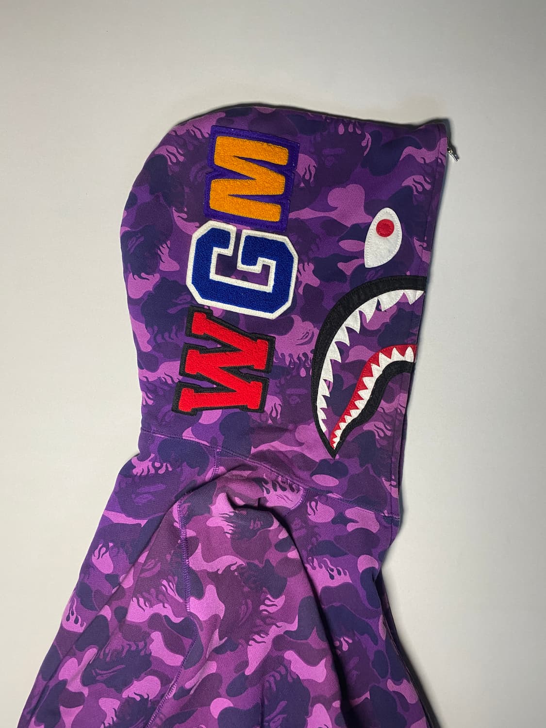 og bape 불꽃카모패턴 퍼플 샤크후드 상품이미지3