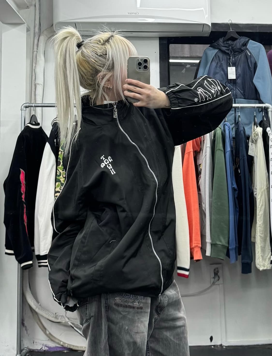 도그타운 사이드 로고 바람막이 상품이미지3