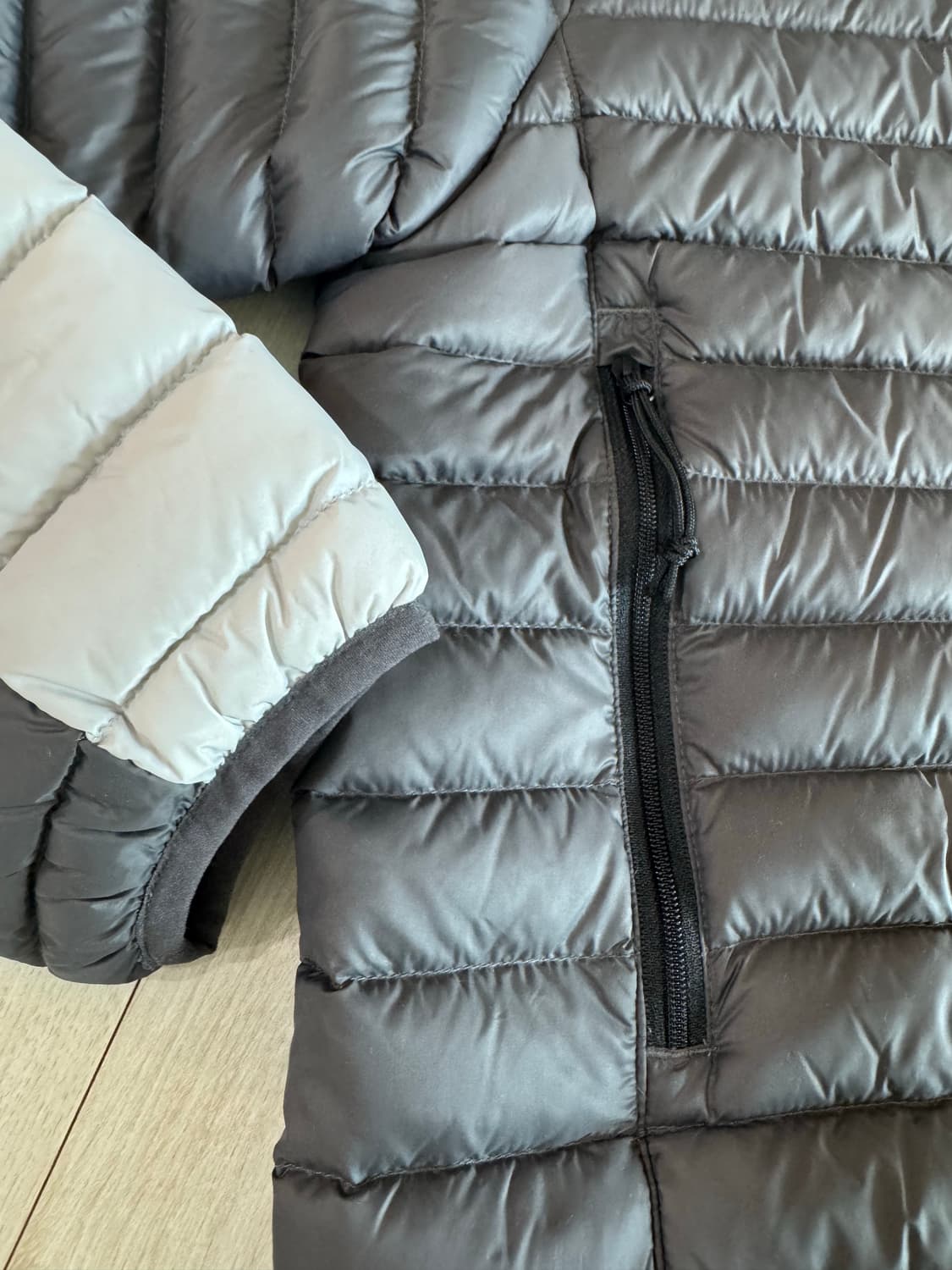 오스트리야 경량패딩 XL 새싱품 상품이미지6