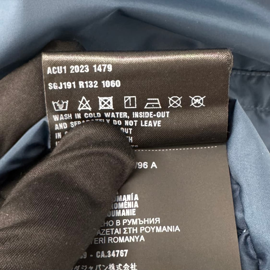 [54사이즈] 프라다 삼각로고 조끼 패딩 베스트 (SGJ191) 상품이미지10