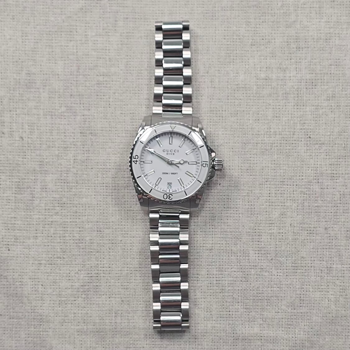 구찌 화이트 스틸 쿼츠 DIVE 다이브 여성 시계 상품이미지2