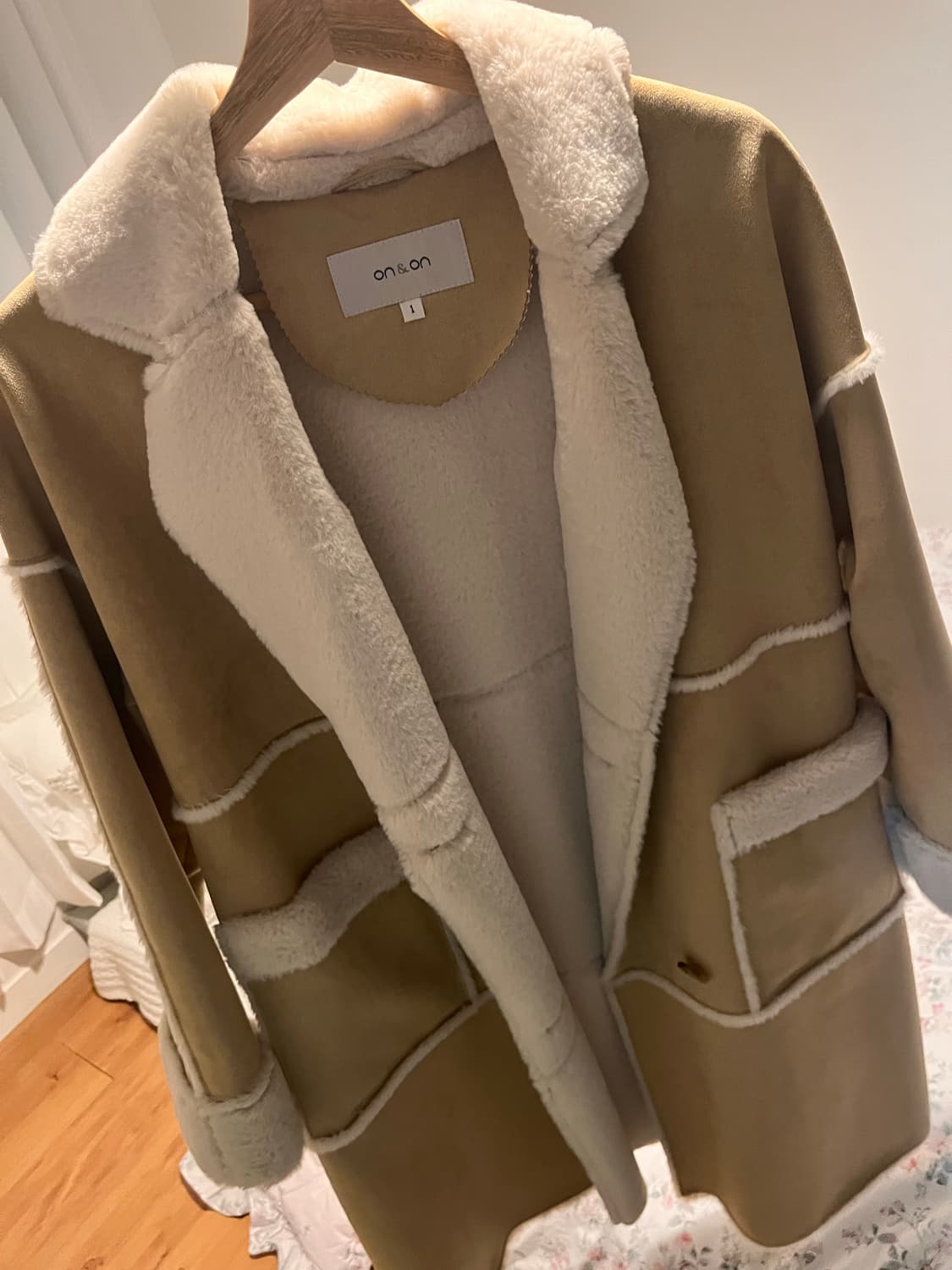 온앤온 무스탕코트 상품이미지1