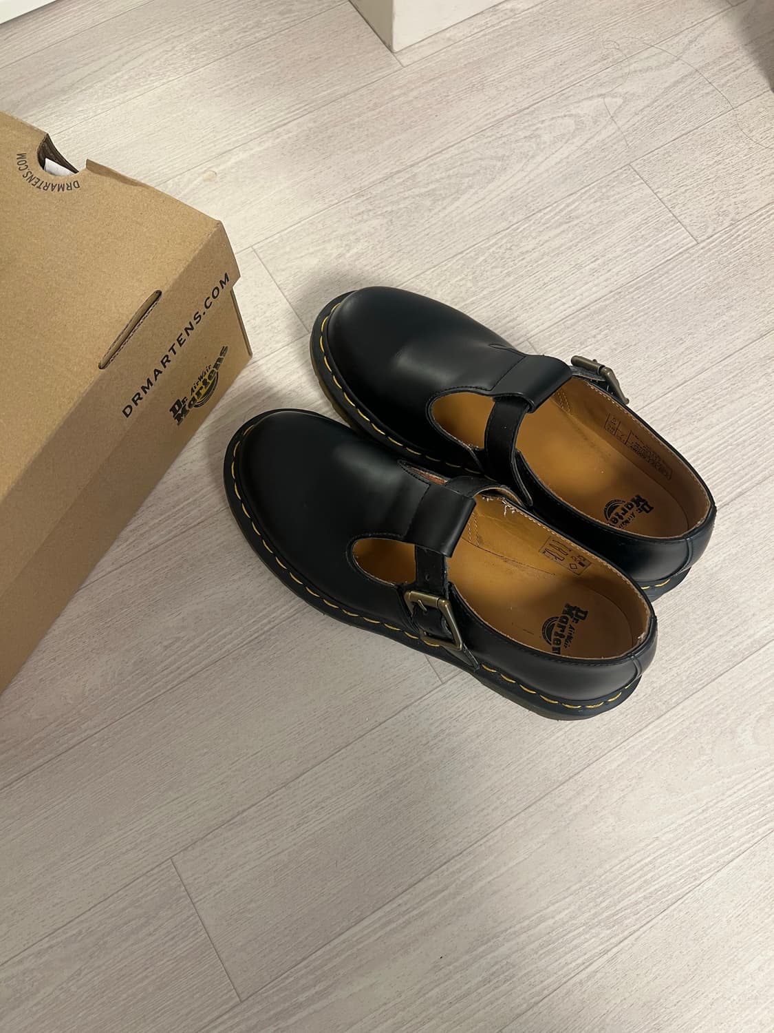 닥터마틴 폴리 메리제인 240 상품이미지1