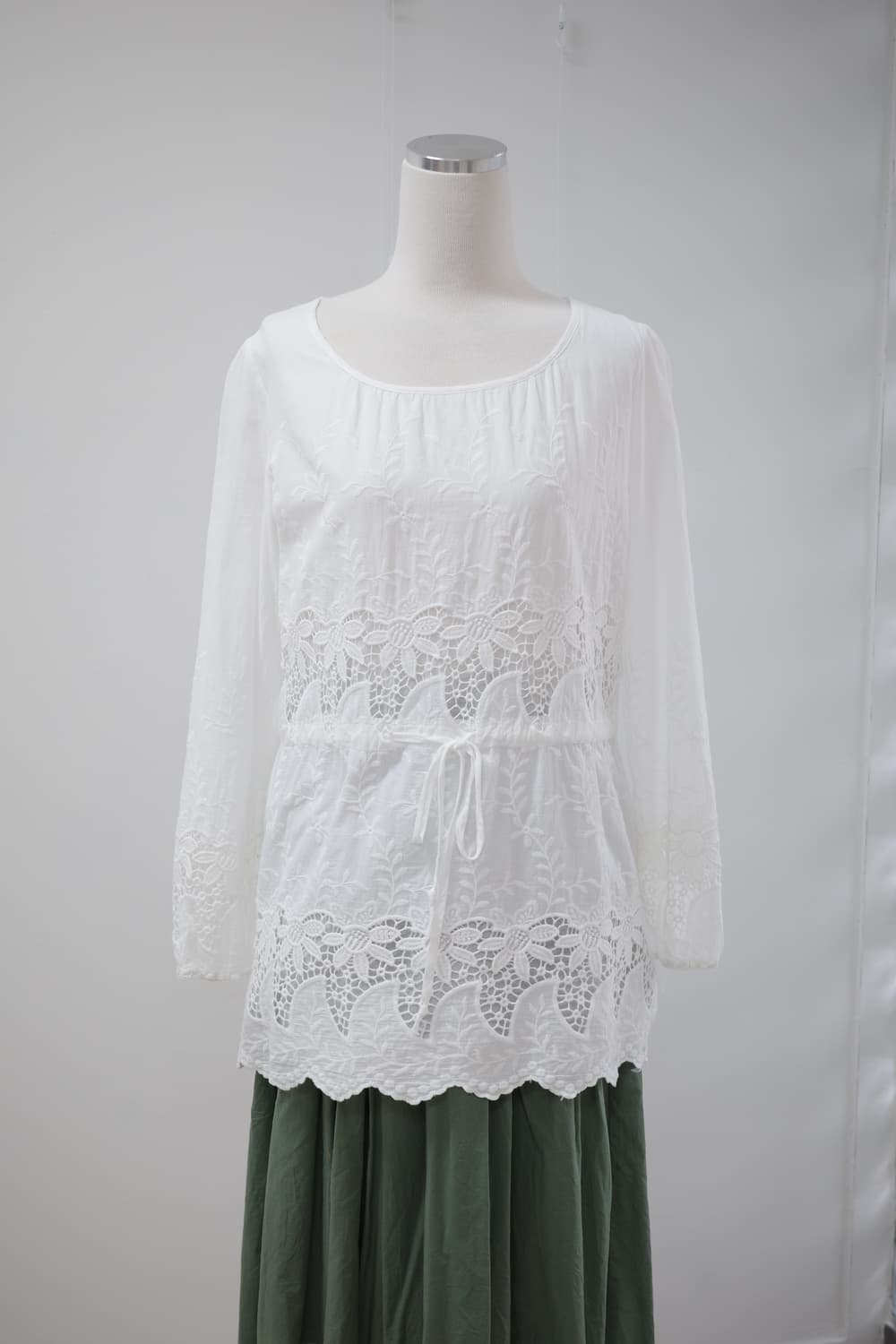 Lace flower white blouse 상품이미지5
