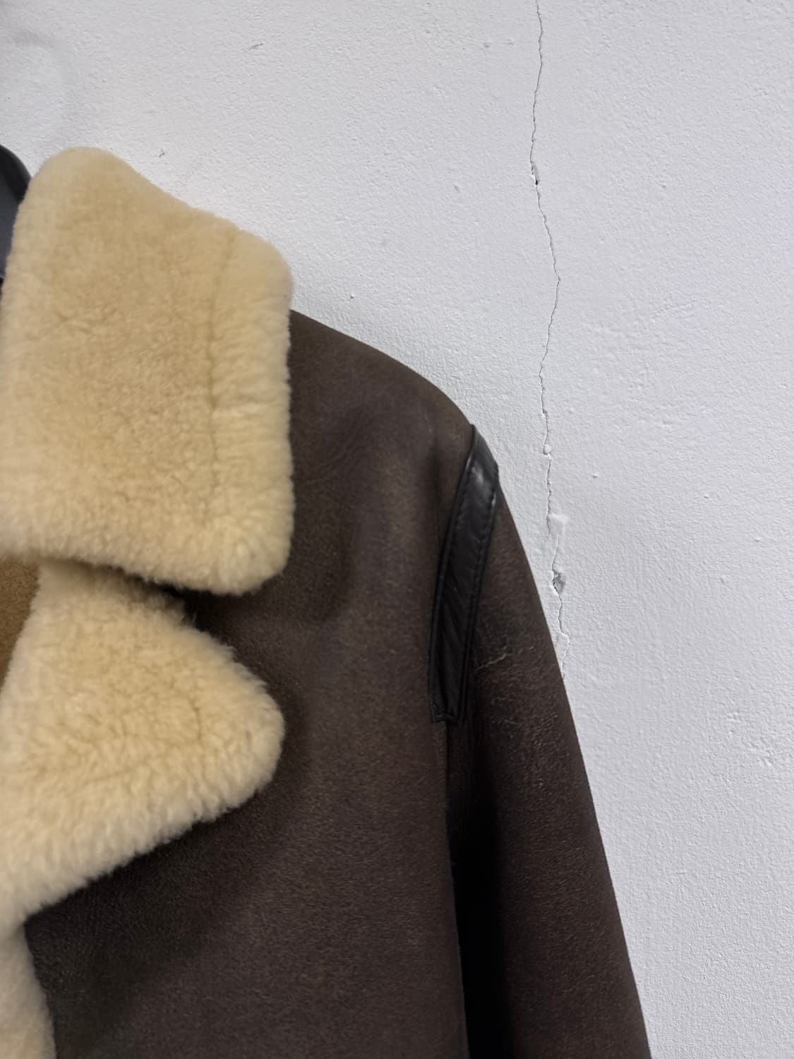 [B][95]스페인 크랙 메리노 무스탕 시어링 하프 코트 상품이미지5