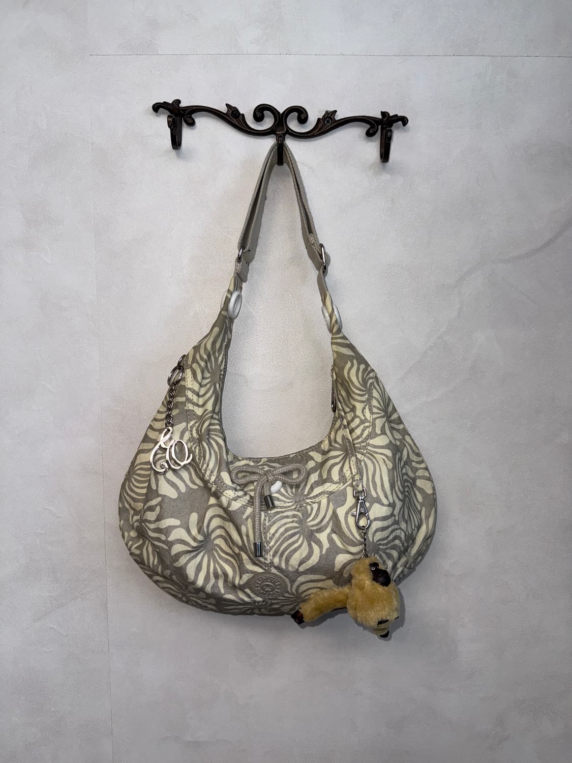 Kipling ash beige flower ribbon hobo bag 상품이미지1